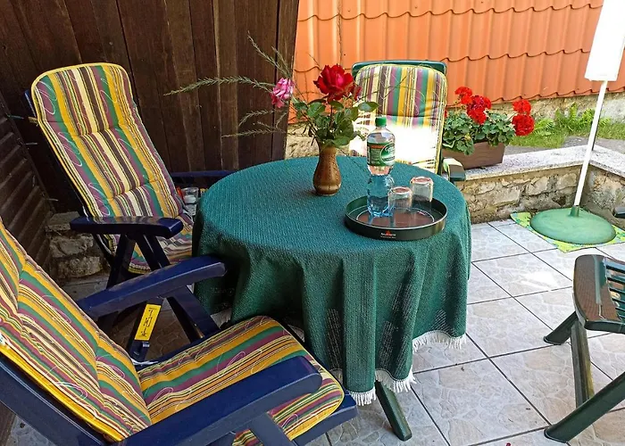 2 Bedroom Lovely In Σπίτι διακοπών *